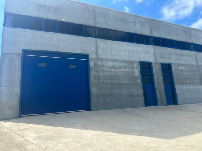 Nave industrial nueva en Cervera