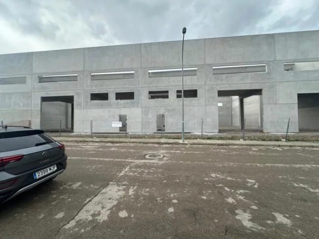 Nave industrial en Cervera de 1.775 m²