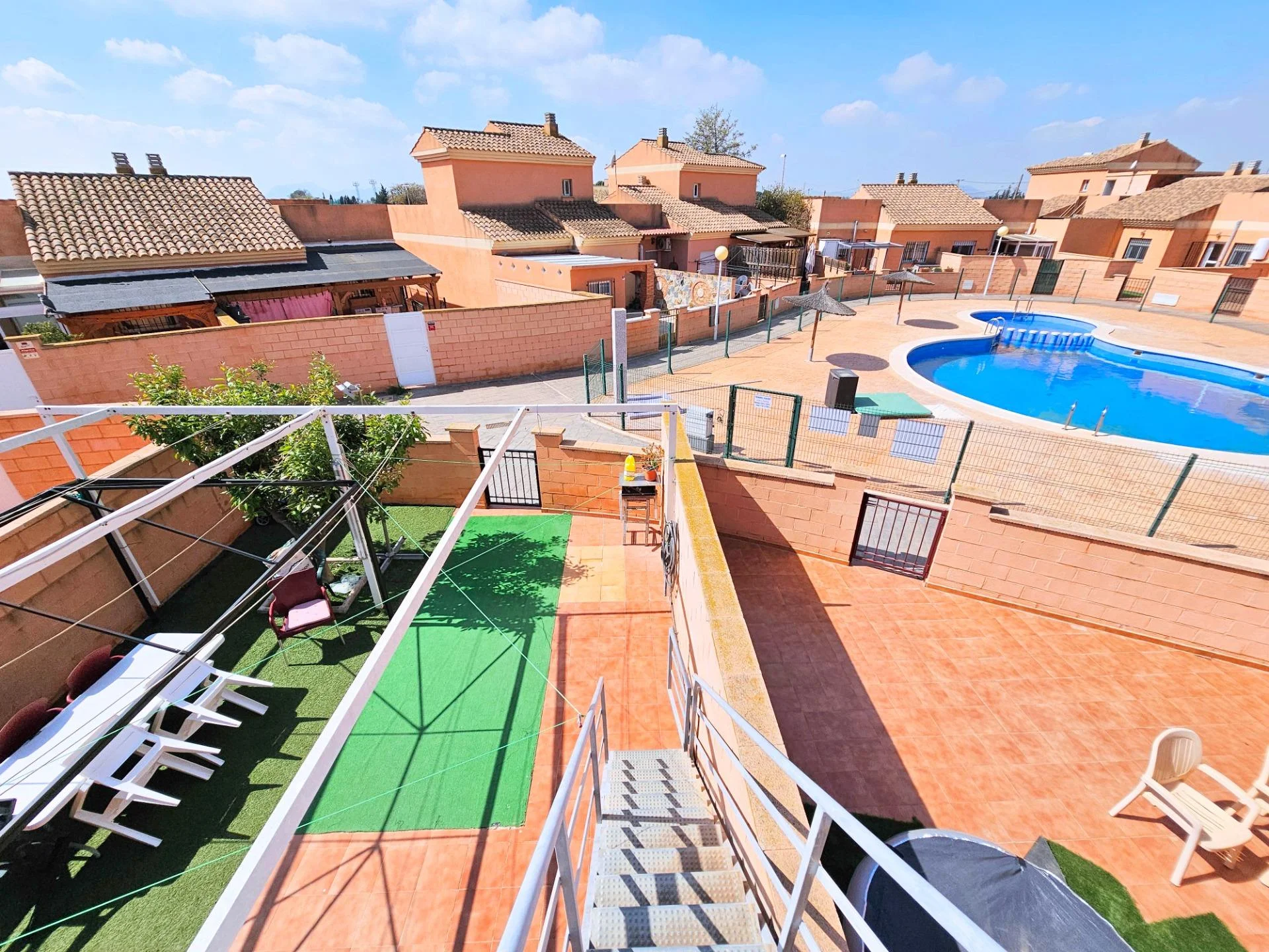 Adosado de dos dormitorios con piscina