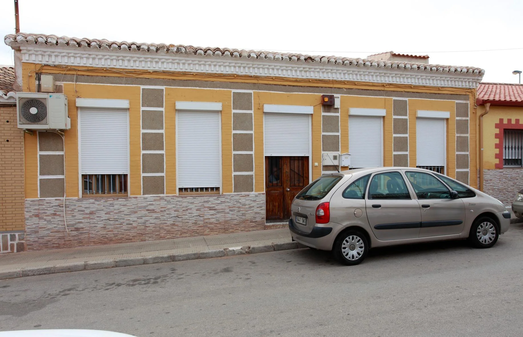 Casa en Cartagena con local comercial