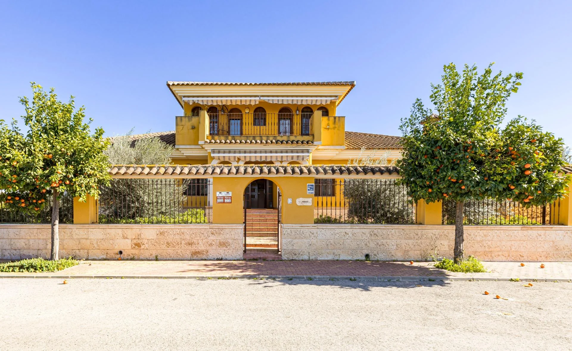Large Murcia chalet with nine bedrooms