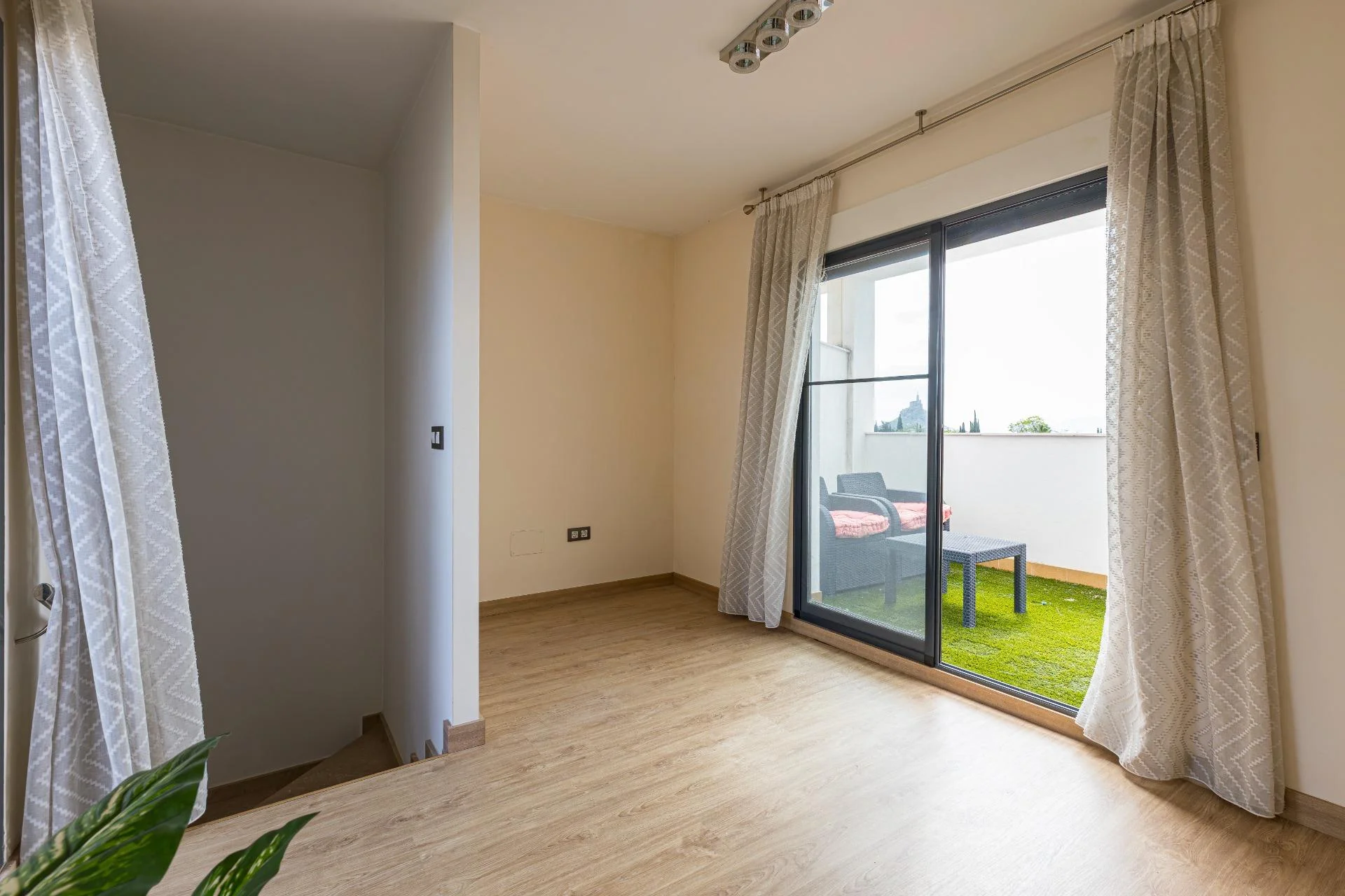 Large four-bedroom home near Murcia