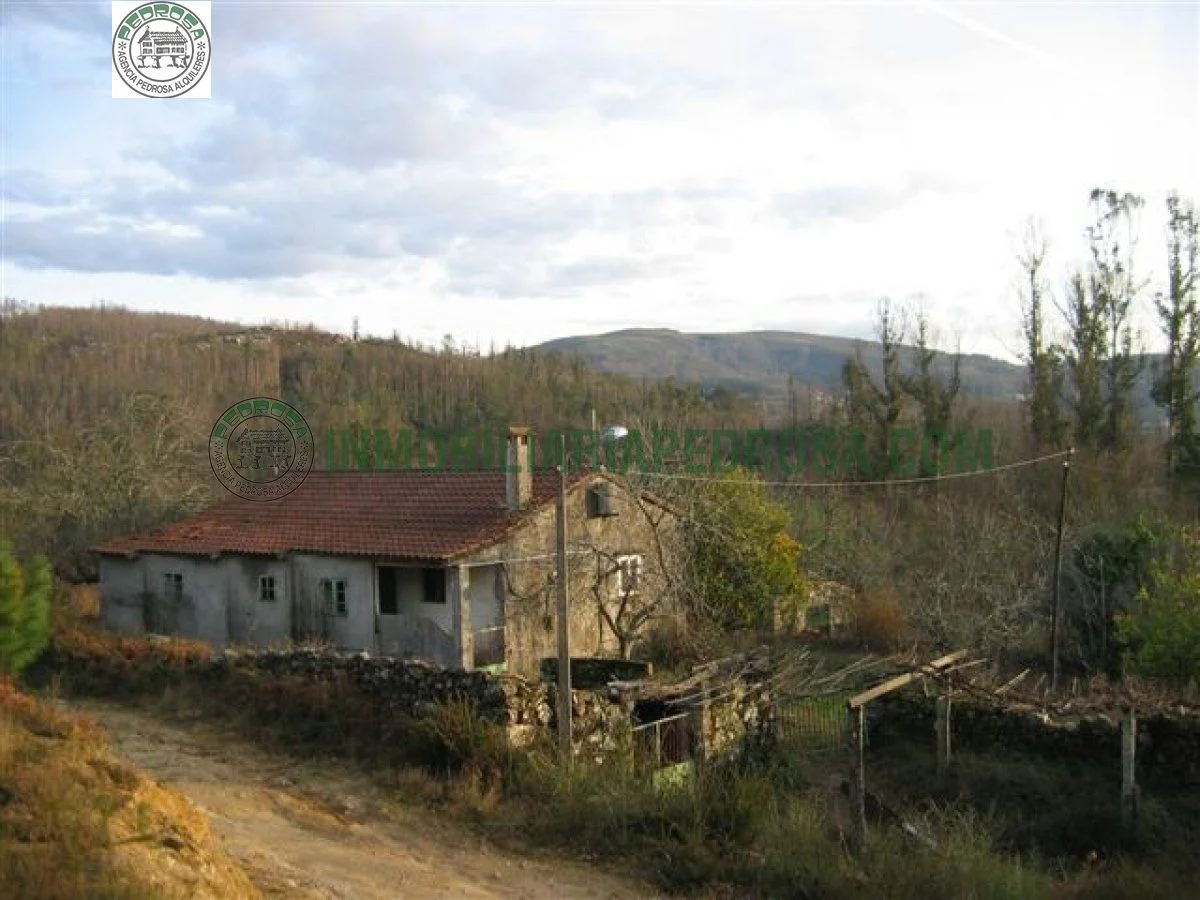 Casa para reformar con parcela de 2.039 m²