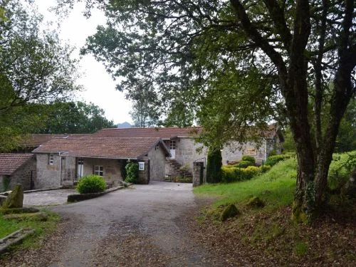 Casa rural restaurada con 11 habitaciones