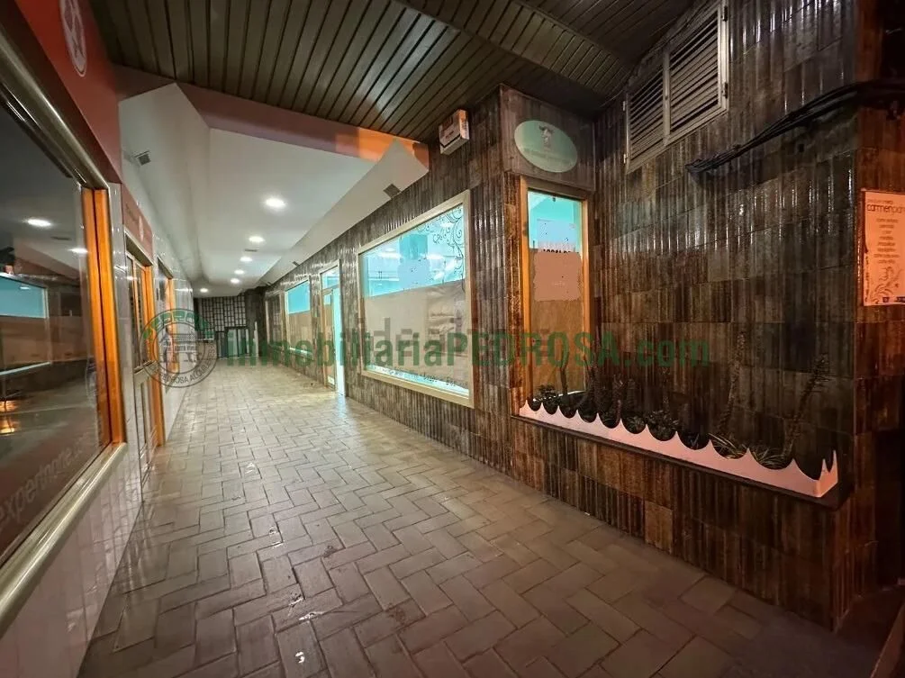 Local comercial en Marin de 90 m²