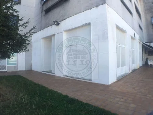 Local comercial en buen estado en Pontevedra