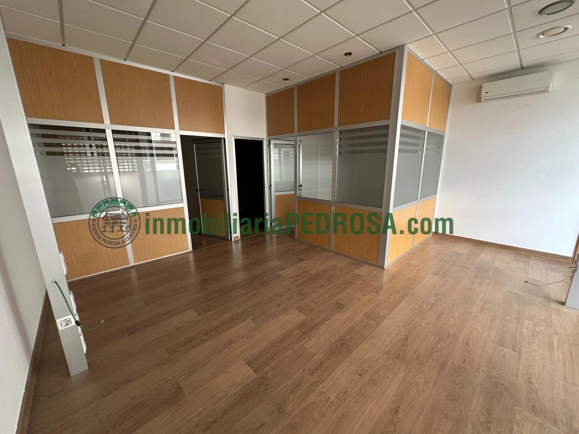 Commercial unit in Pontevedra, 78 m²