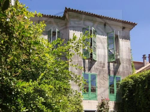 Historic centre flat with communal garden