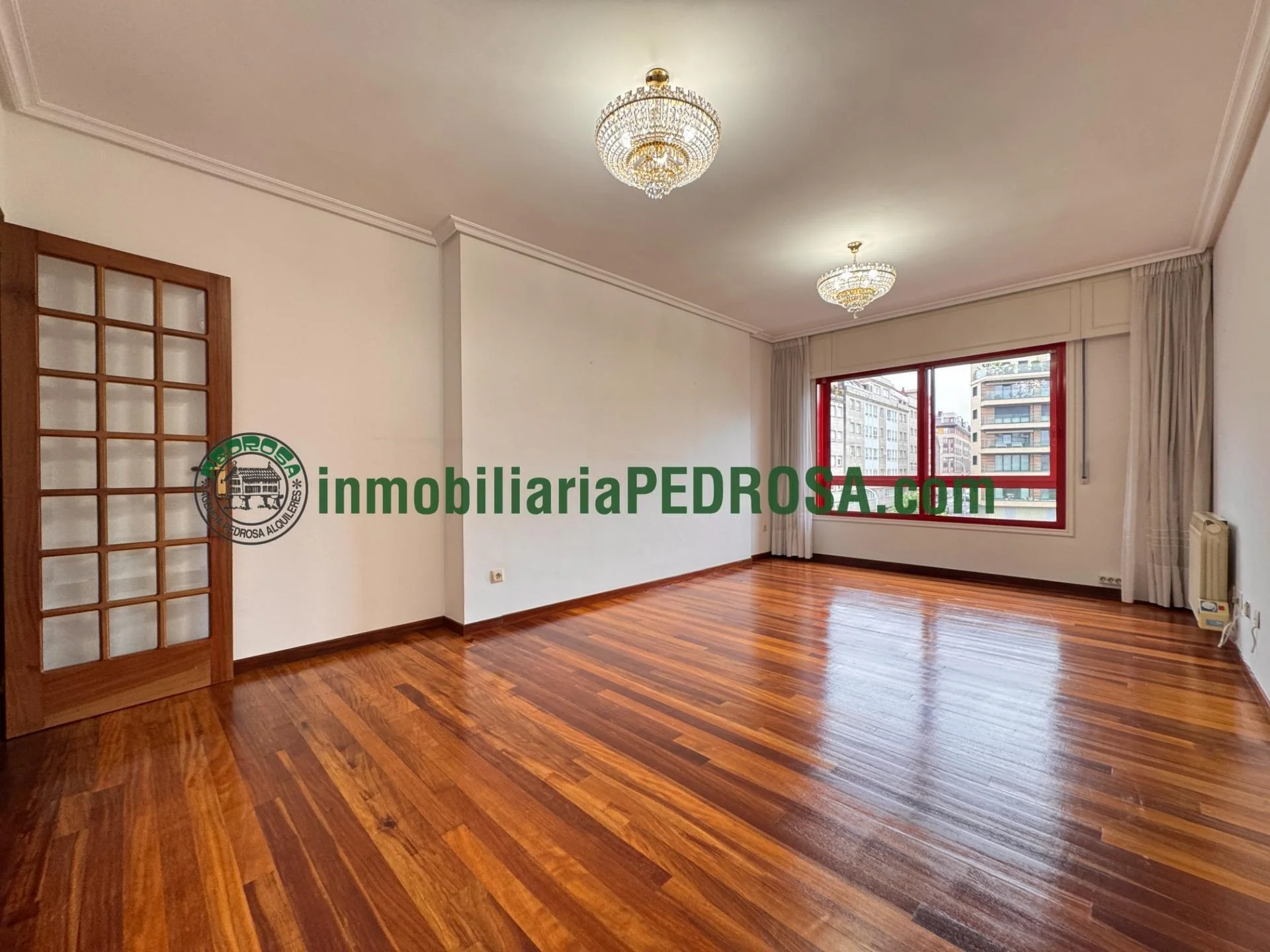 Bright four-bedroom flat in Pontevedra