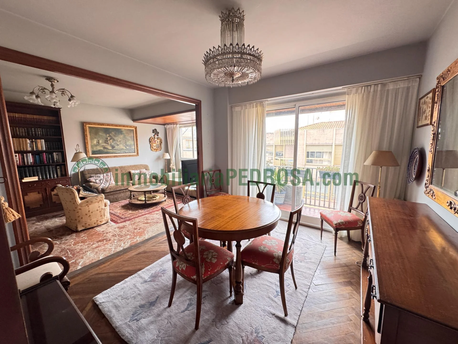 Central Pontevedra flat with three bedrooms