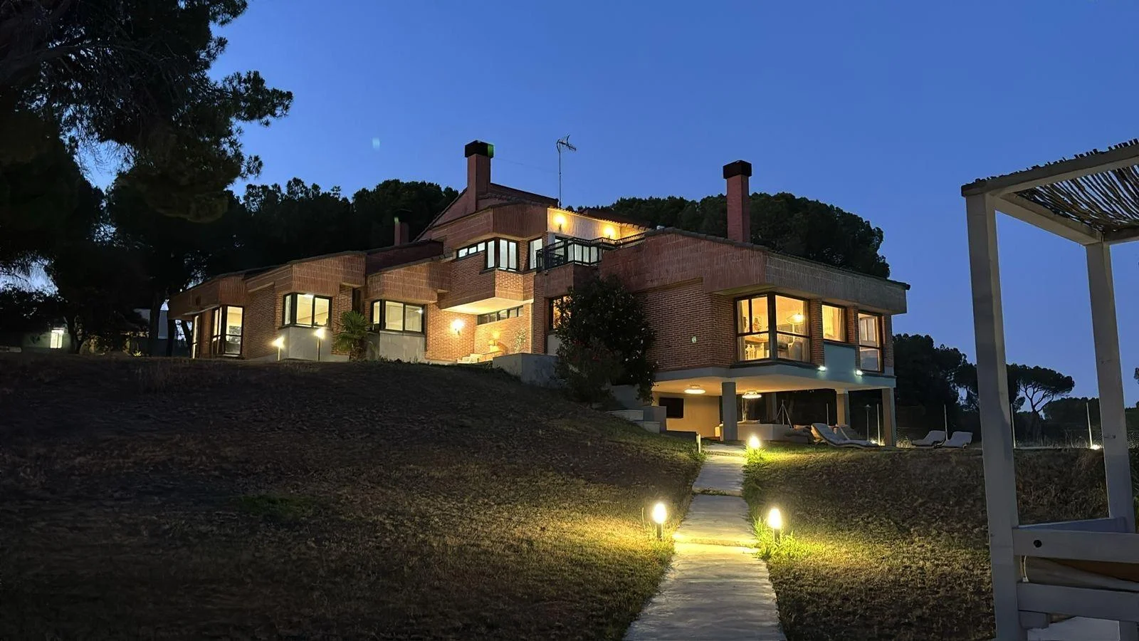 Chalet en El Montico, 518 m² y piscina privada