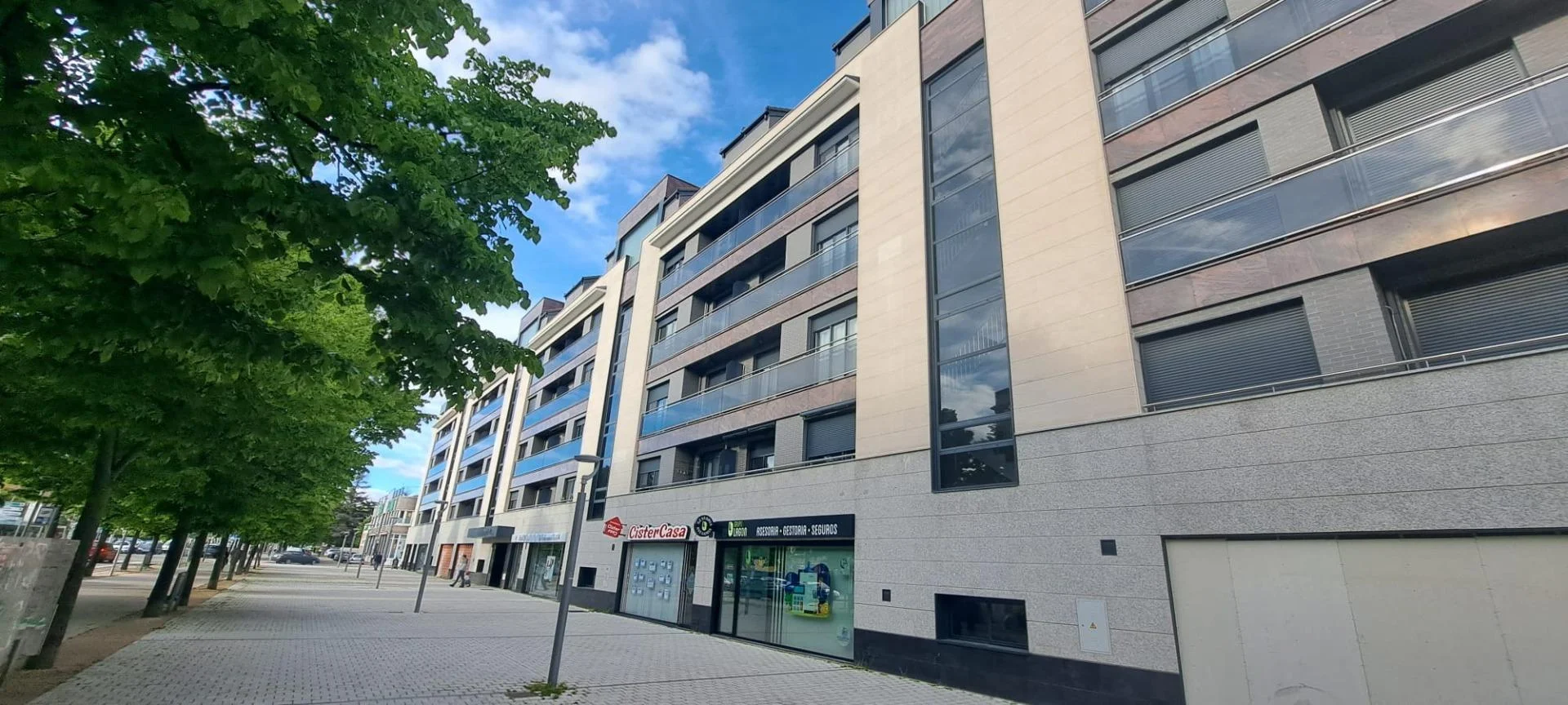 260 m² commercial unit in Laguna