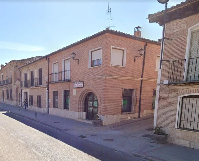 Local comercial en Rueda, 120 m²