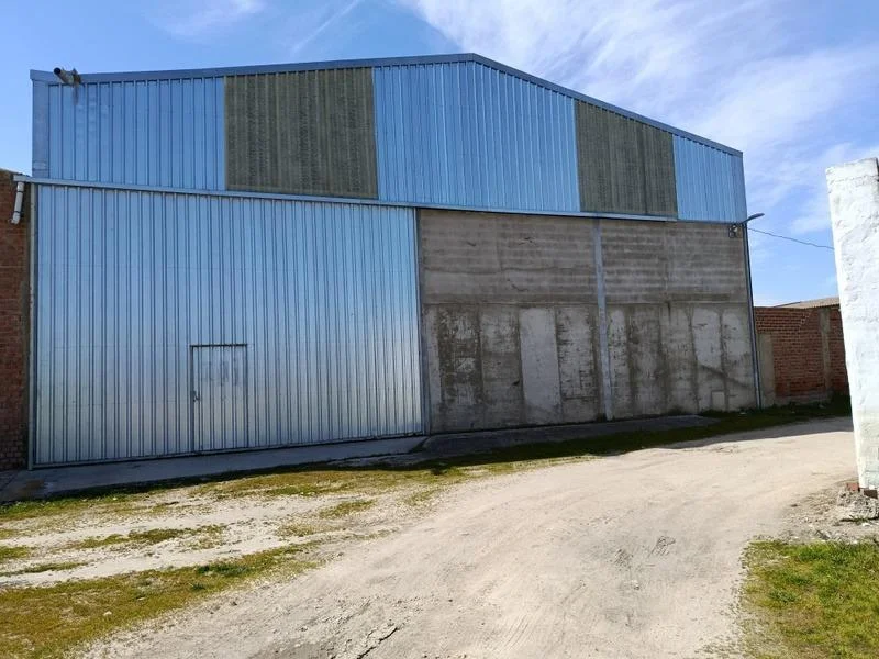 Nave industrial de 568 m² en Fuente