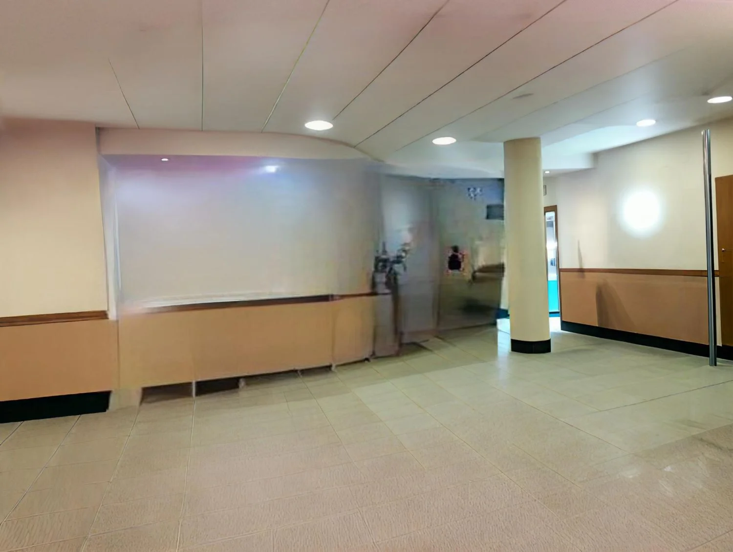 Local comercial en Dos Hermanas, 288 m²