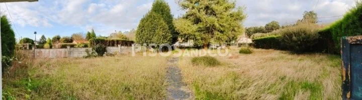 Terreno edificable en Oleiros, 234 m²