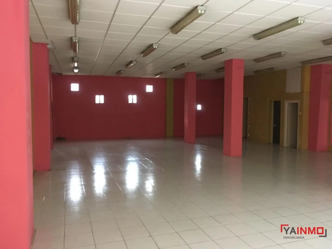 Local comercial de 170 m² en Coronación