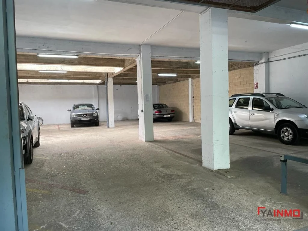 Garaje comercial en Abetxuko con siete plazas