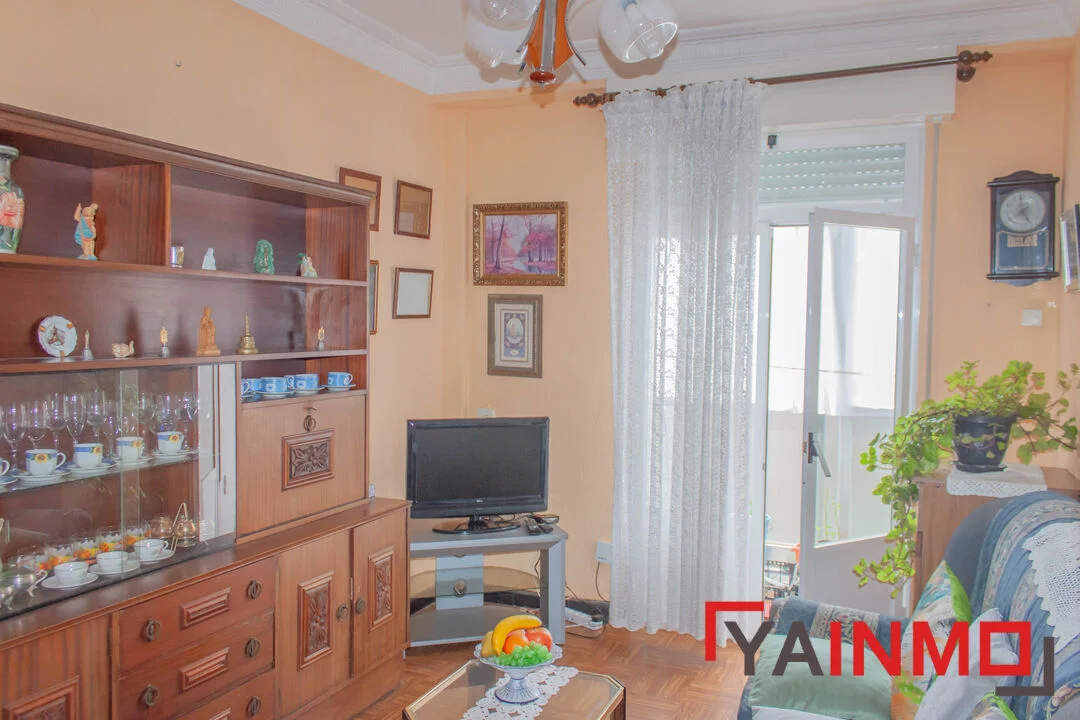 Three-bedroom flat in Coronación