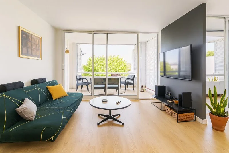 Reformed three-bedroom flat with terraces