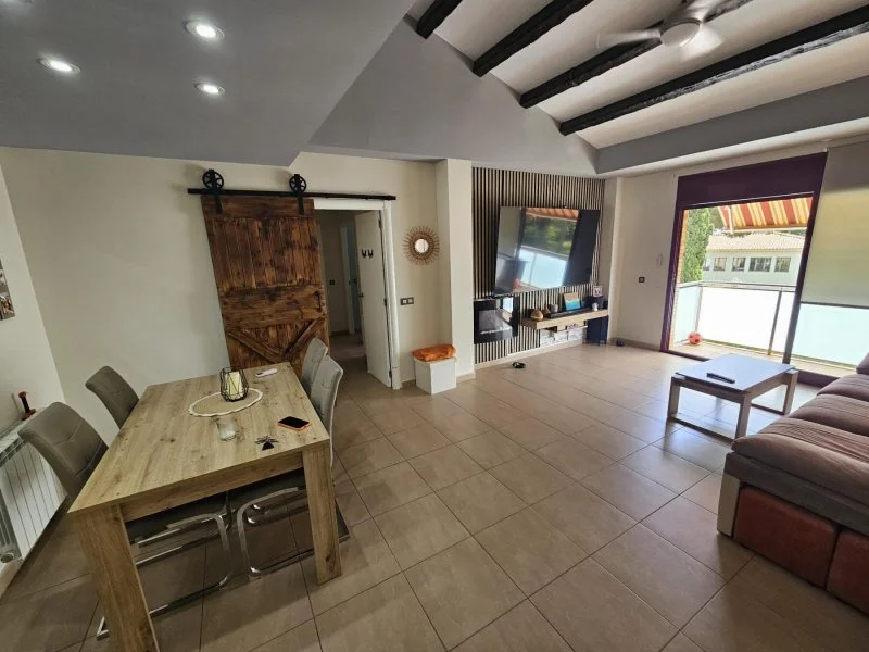 Apartamento céntrico de cuatro dormitorios con piscina