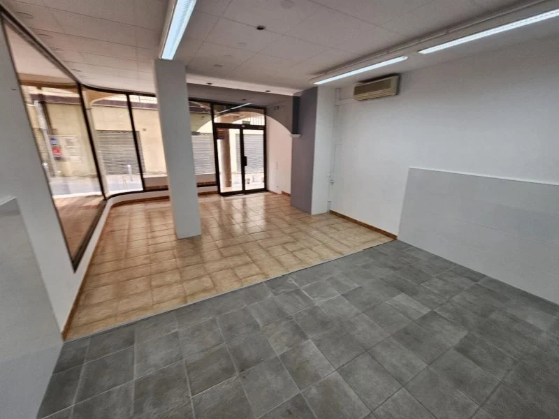 Central Calonge commercial unit, 61 m²