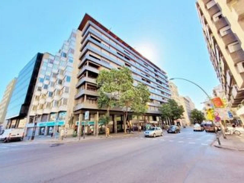 Local comercial alquilado en Girona, 340 m²
