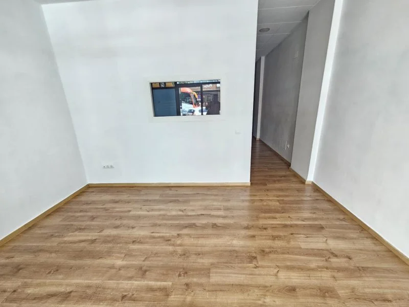 Street-front Platja d'Aro commercial unit