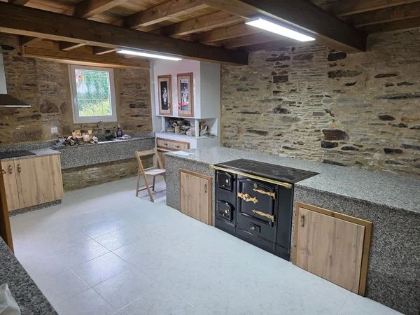 Reformed rural house with 1,100 m² plot