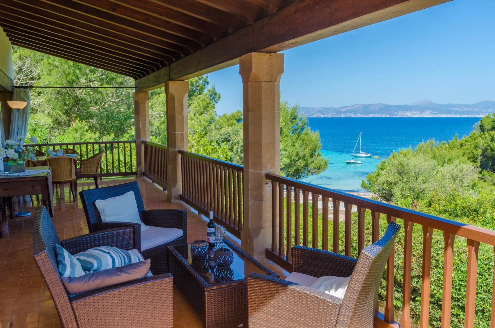 Villa con vistas al mar en Cala Blava, cinco dormitorios