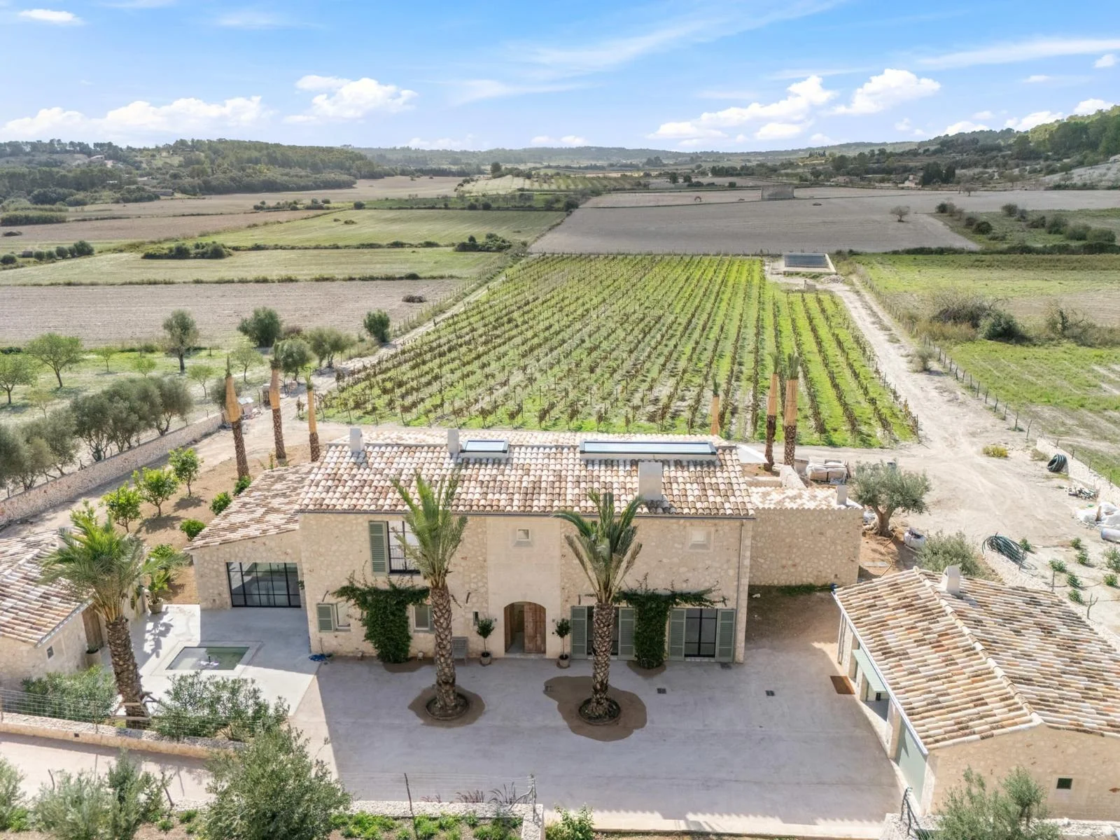 Nueva finca rústica con seis suites