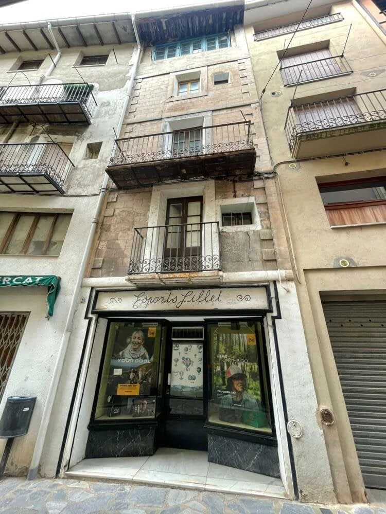 Casa para reformar con seis habitaciones