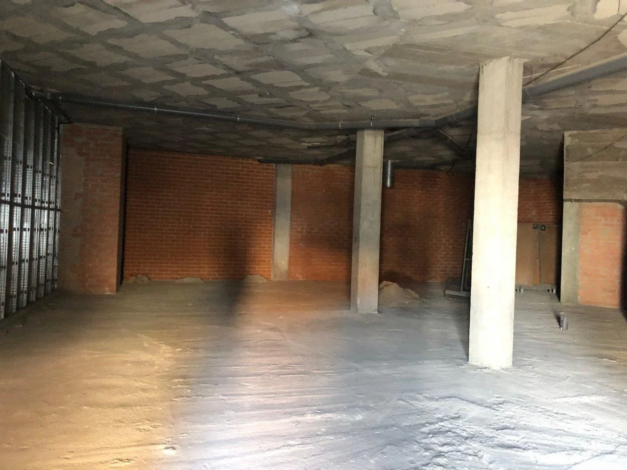 Gran local comercial cerca de la estación de Igualada