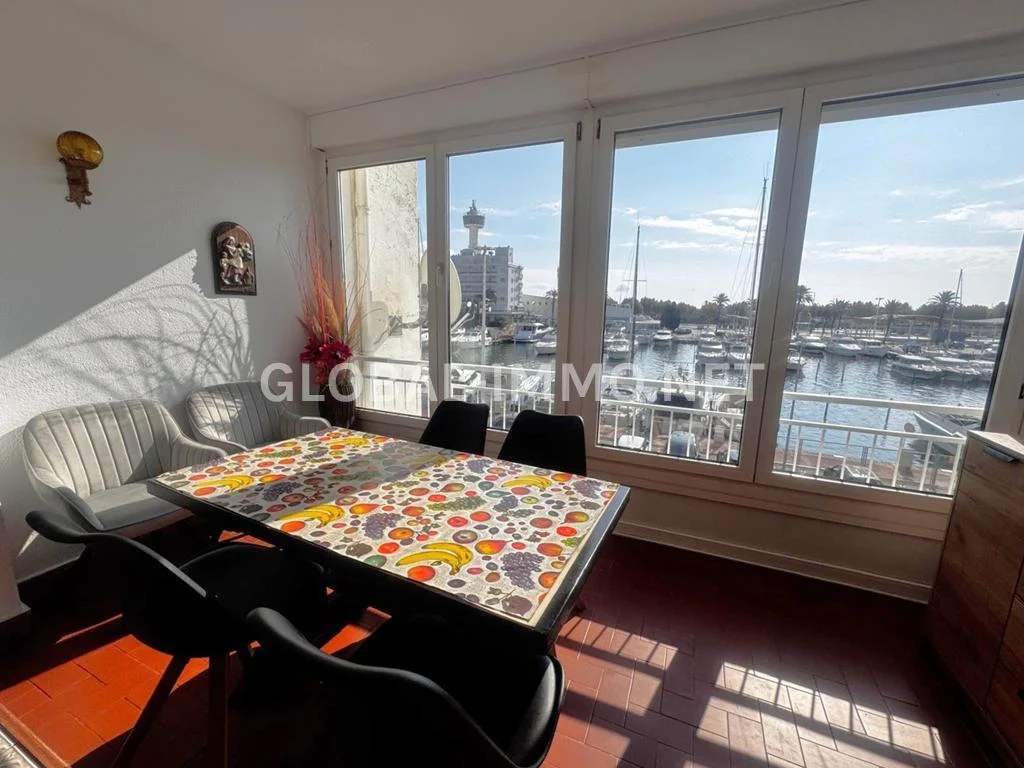 Amplio estudio con vistas al canal, 46 m²