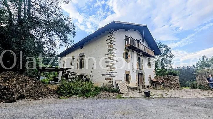 Caserío para reformar con 13 hectáreas