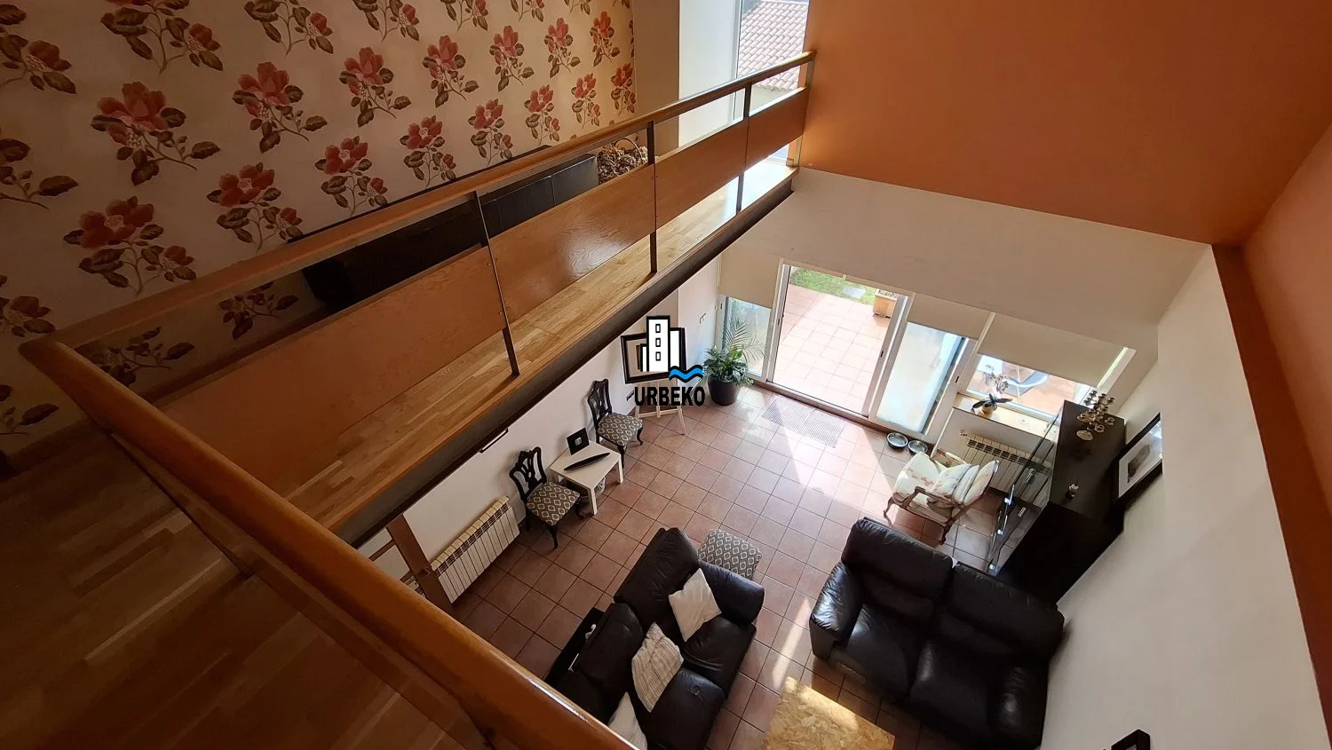 Chalet pareado amplio con terraza en Perillo