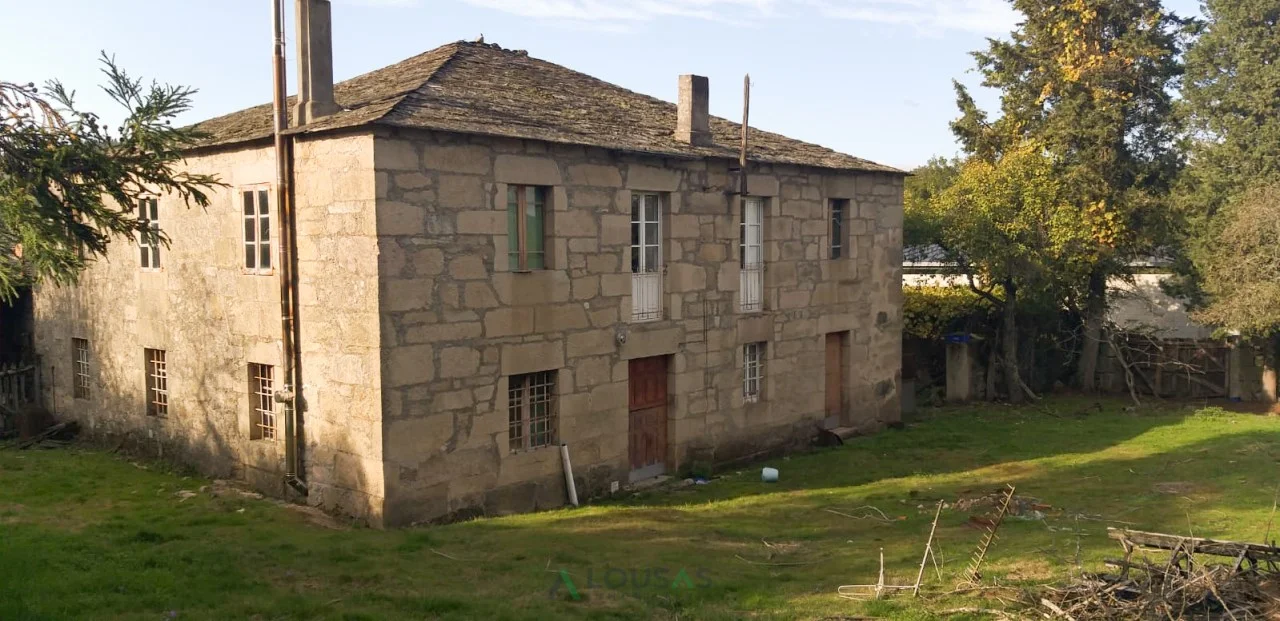 Stone house in Pousadela, 4 bedrooms