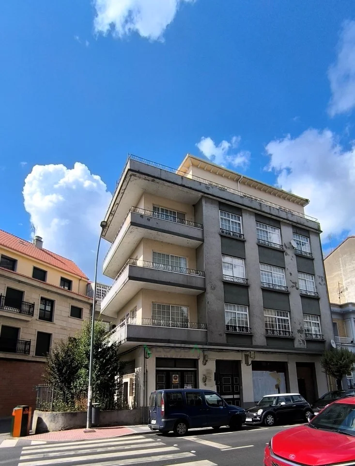 Monforte corner building, 760 m²