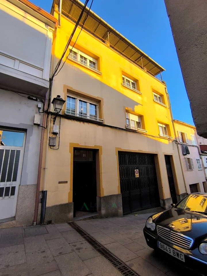 Versatile historic-centre building, 654 m²