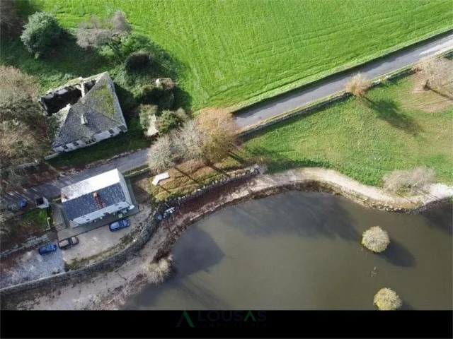 Finca rústica con lago privado