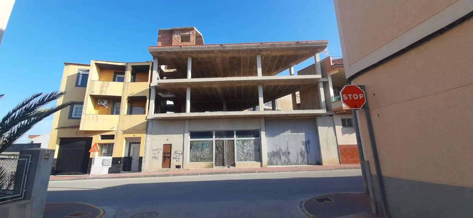 Three-storey development in Campos del Río