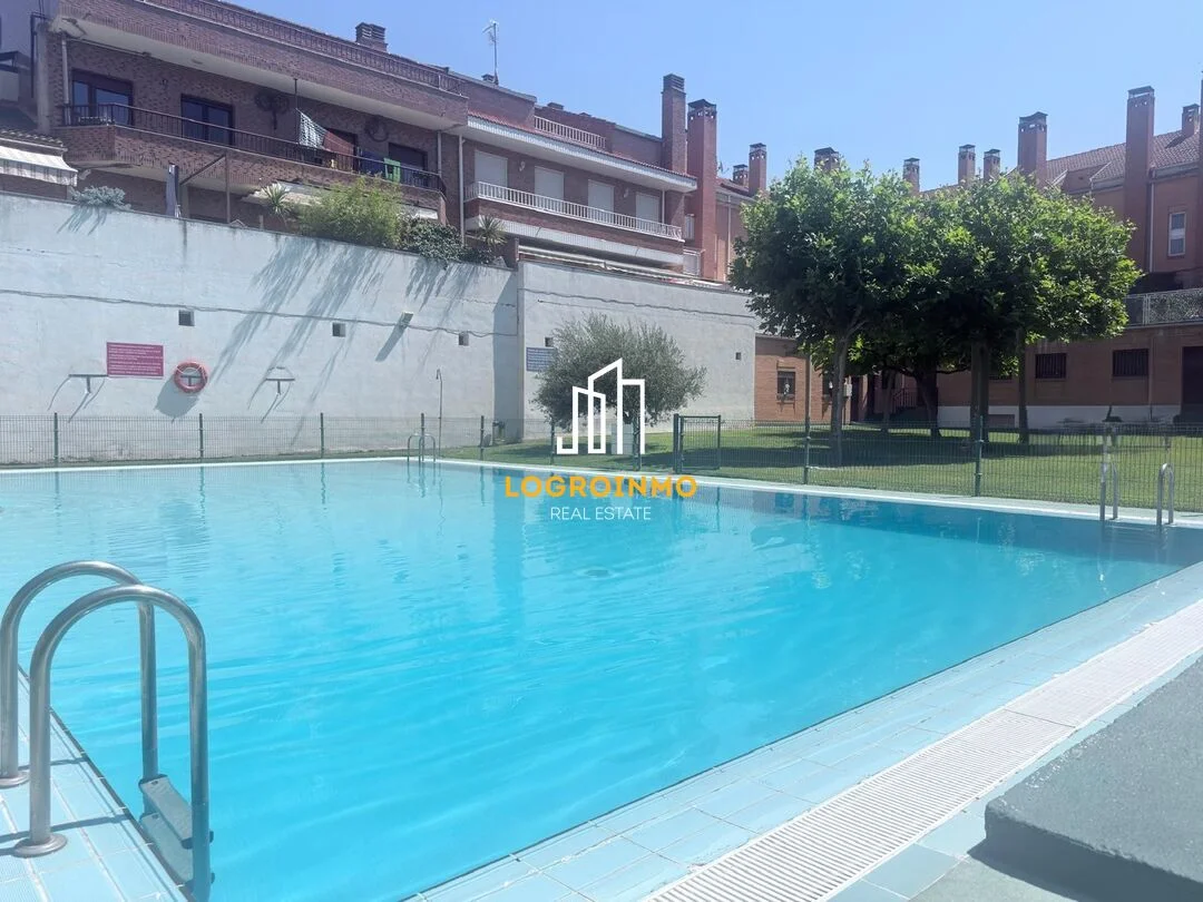 Piso amueblado de dos dormitorios con piscina