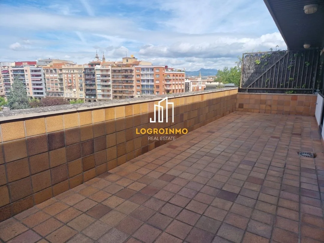 Oficina en el centro de Logroño con terraza de 27 m²
