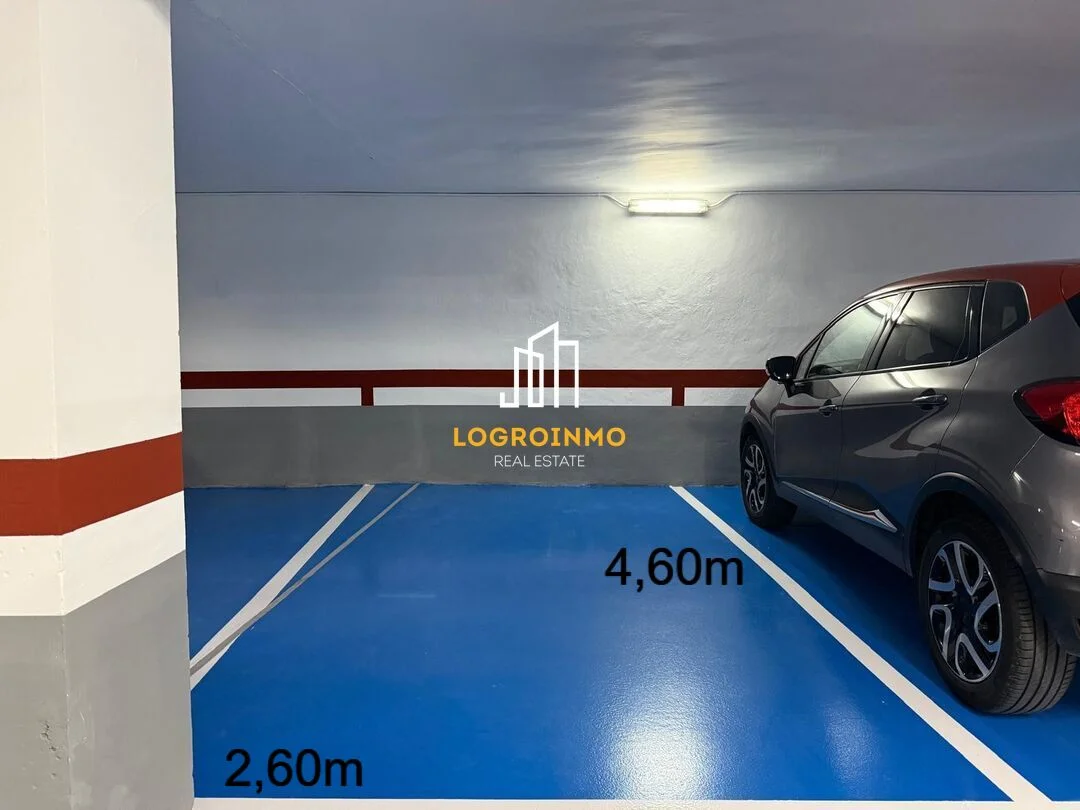 Garaje para coche pequeño en Logroño