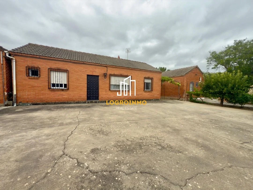 Finca rústica con construcción recreativa de 65 m²