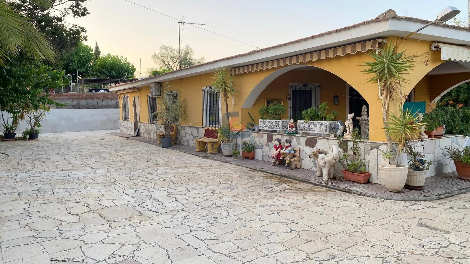Agost chalet with pool, six bedrooms