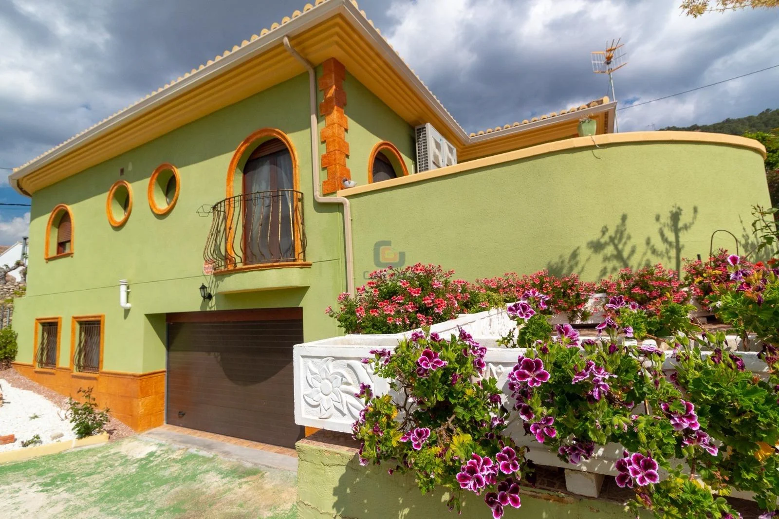 Beniatjar chalet with private pool