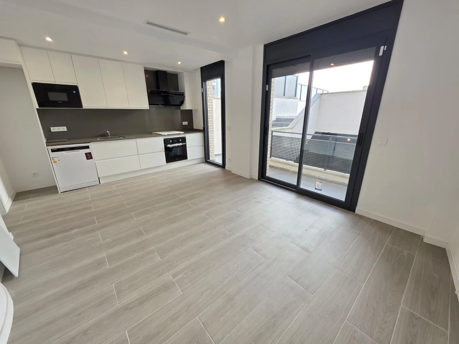 New-build duplex with 68m² terraces