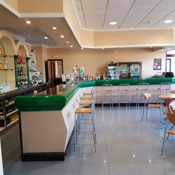 Hotel reformado en Balneario, 32 habitaciones