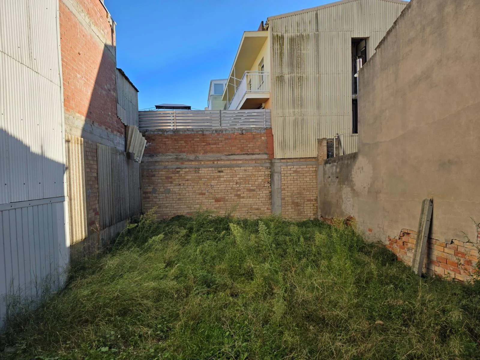 Solar urbano en La Pau, 128 m²